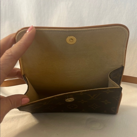 Louis Vuitton Monogram Crossbody Bag - Picture 8 of 10